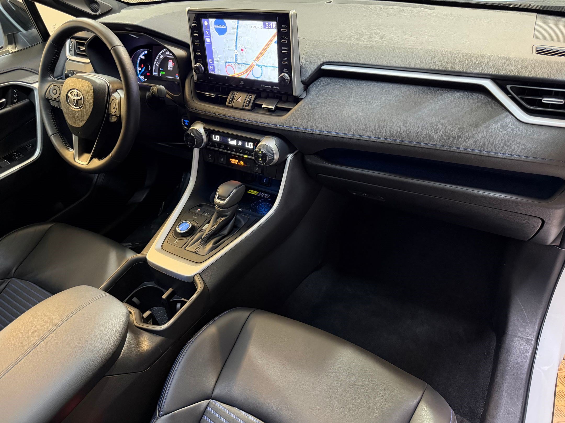 Used 2022 Toyota RAV4 XSE AWD/4WD image 43