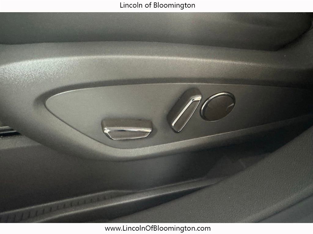 Used 2019 Lincoln Nautilus Reserve image 40