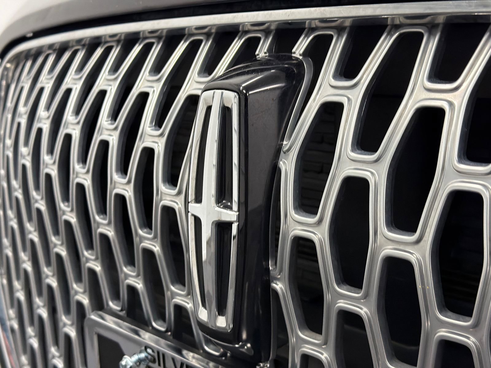 Certified 2025 Lincoln Corsair AWD image 14