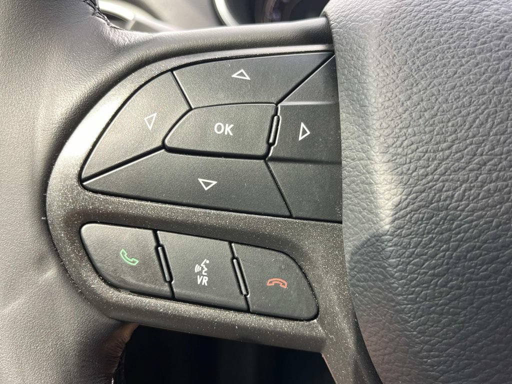 Used 2021 Jeep Cherokee Trailhawk AWD/4WD image 35