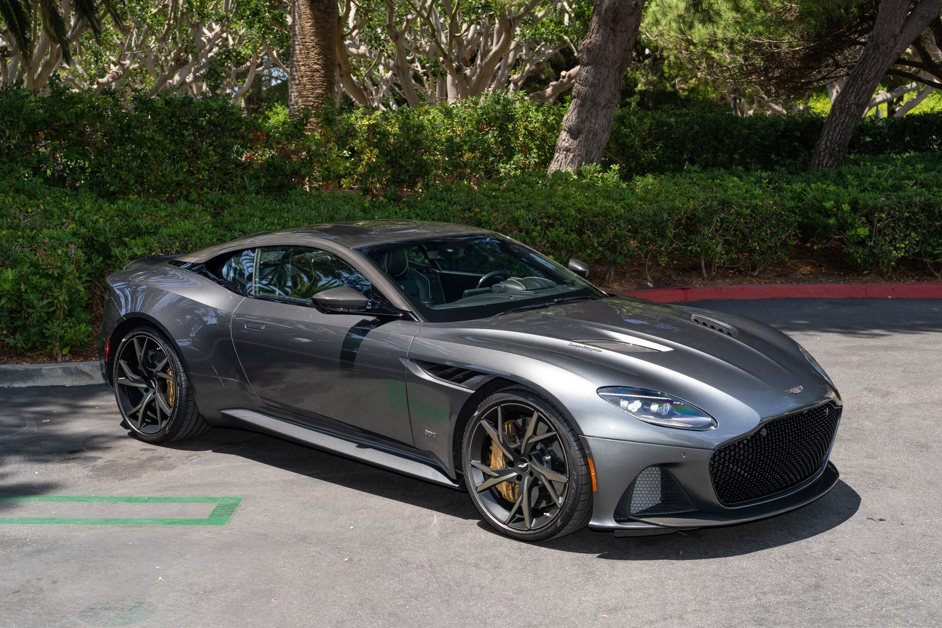Used 2019 Aston Martin DBS Superleggera RWD image 1