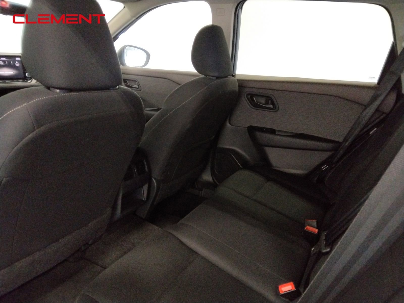 Used 2023 Nissan Rogue S image 28