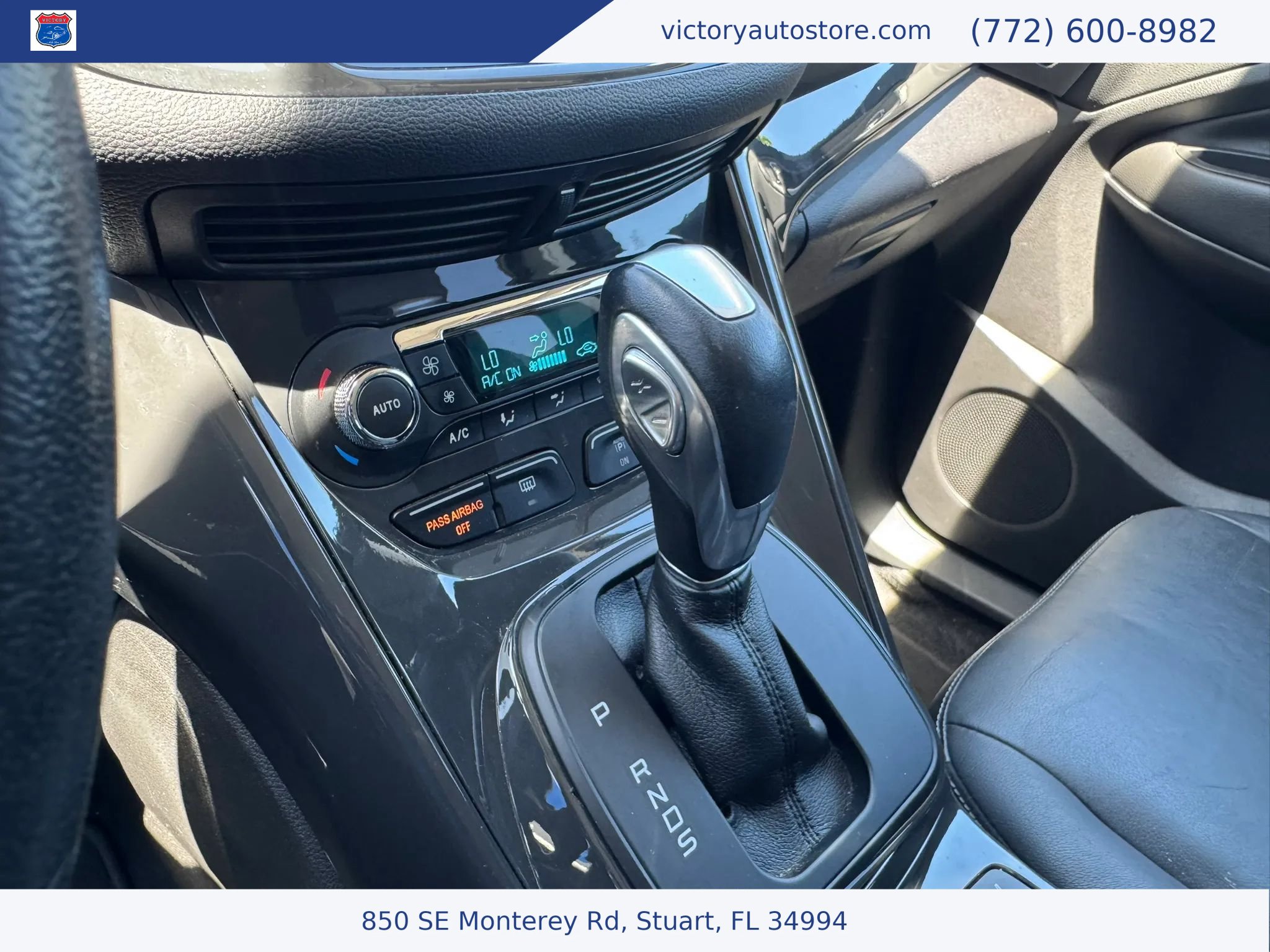 Used 2016 Ford Escape Titanium w/ Equipment Group 301A AWD/4WD image 31