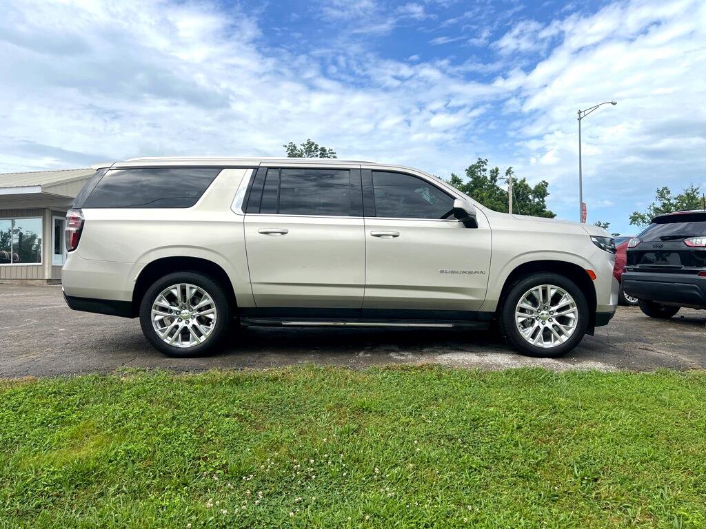 Used 2021 Chevrolet Suburban LT image 8