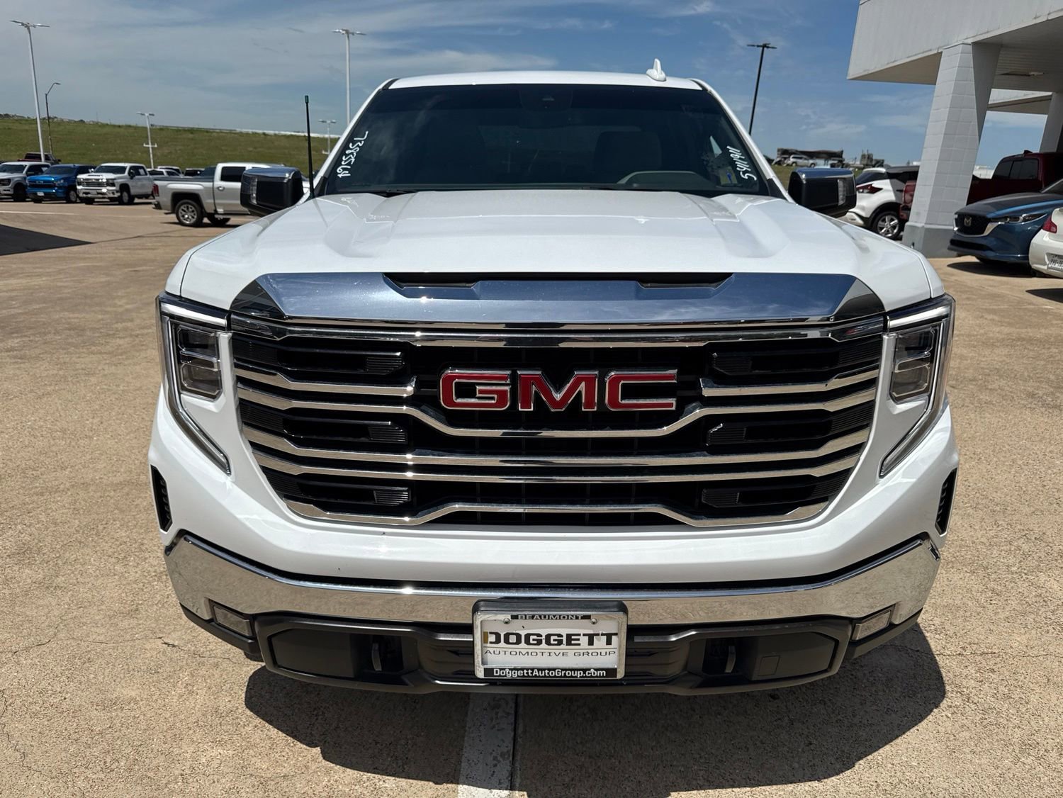 Used 2023 GMC Sierra 1500 SLT w/ SLT Premium Package AWD/4WD image 10