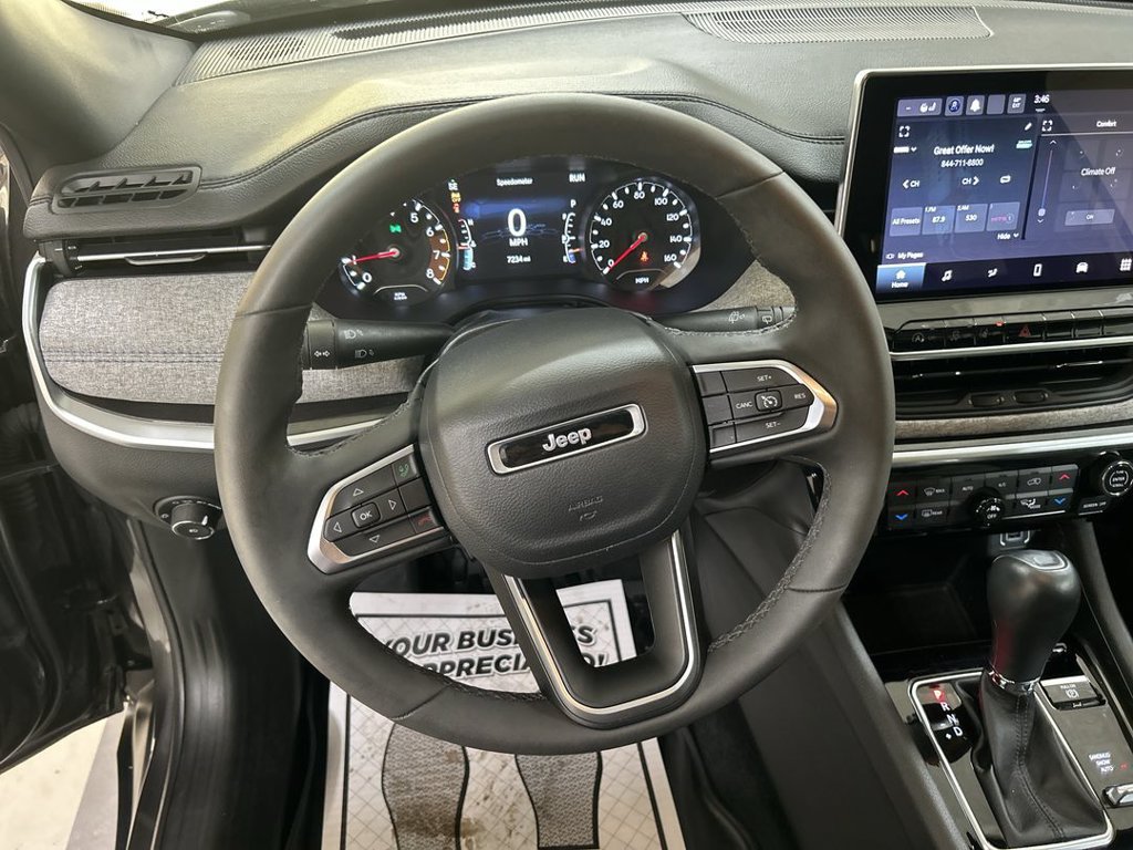 Used 2023 Jeep Compass Latitude w/ Convenience Group AWD/4WD image 4