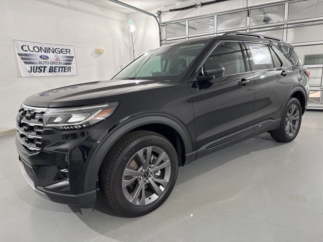 Used 2026 Ford Explorer Active w/ Active Comfort Package AWD/4WD image 3