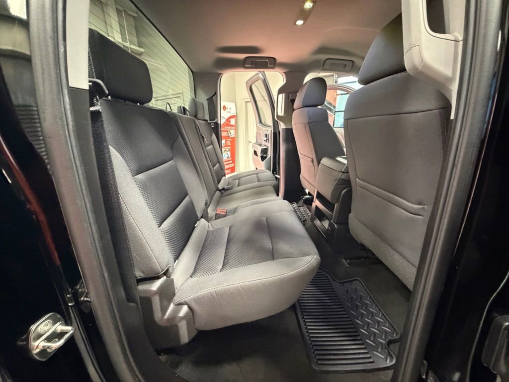 Used 2018 Chevrolet Silverado 1500 LT w/ All Star Edition image 41