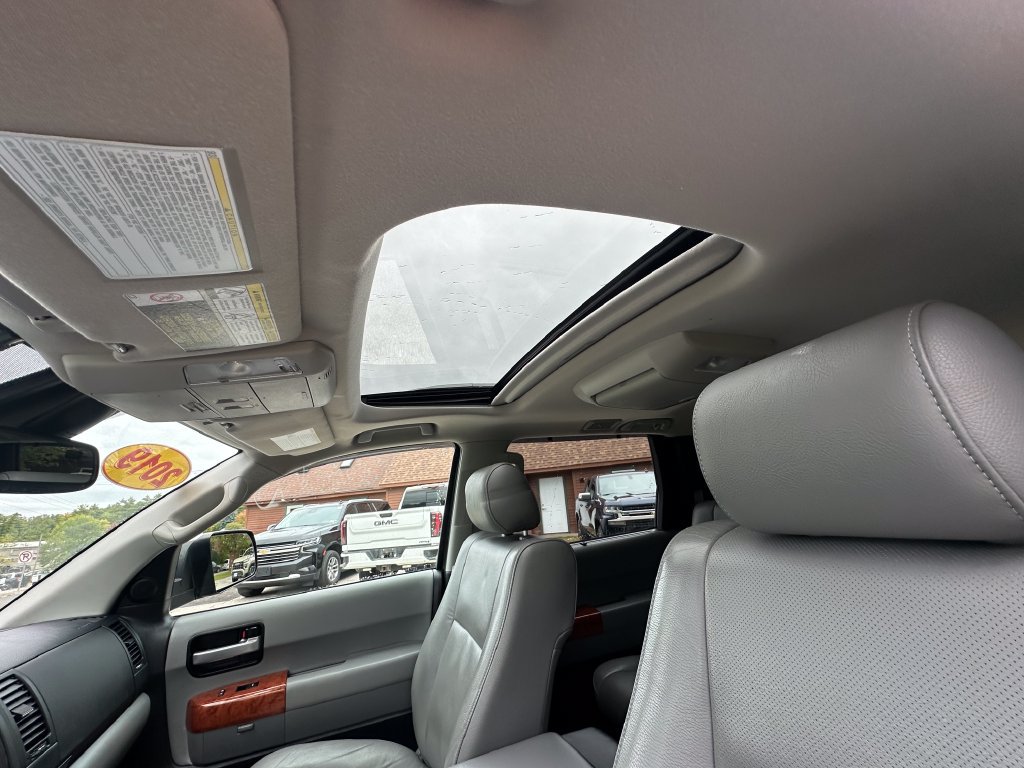 Used 2019 Toyota Sequoia Platinum AWD/4WD image 31