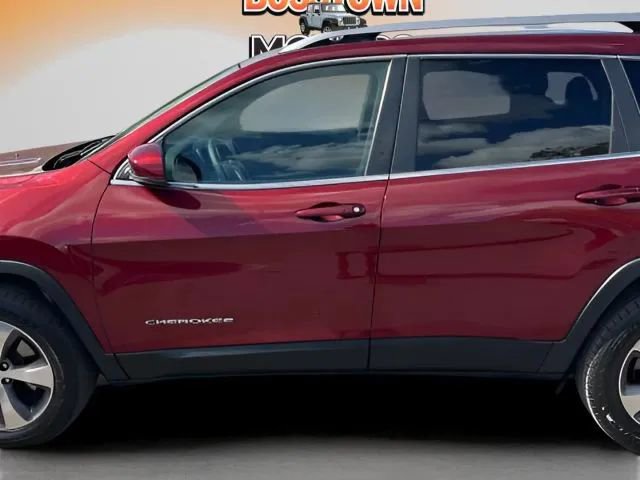 Used 2019 Jeep Cherokee Limited AWD/4WD image 34