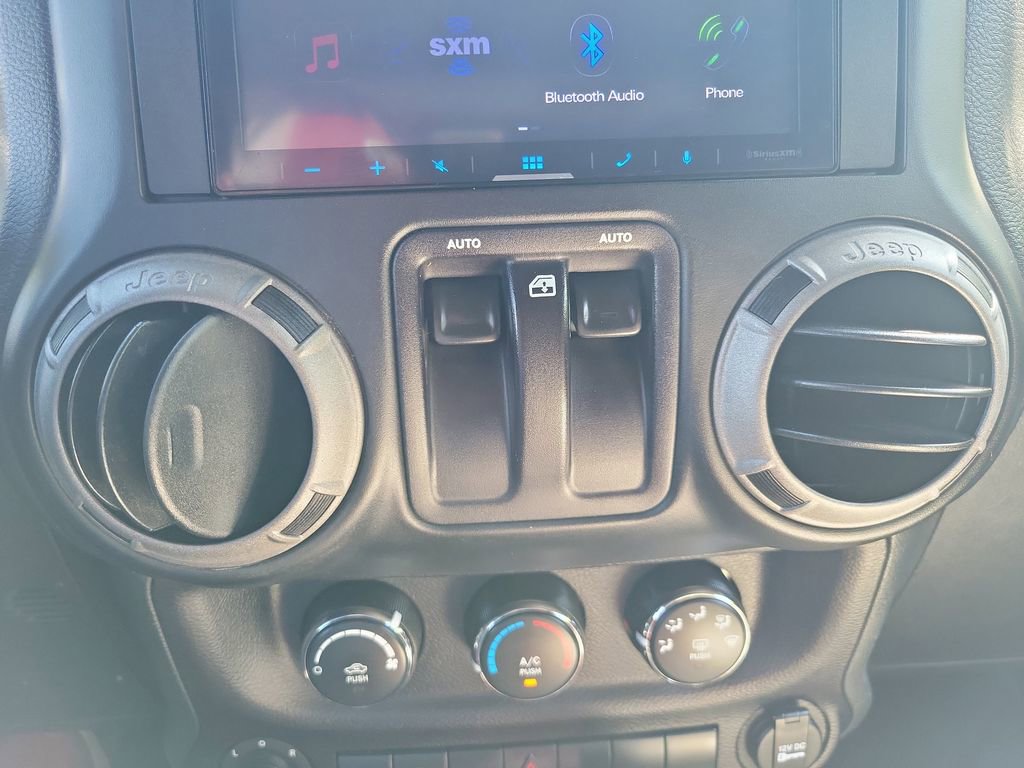 Used 2015 Jeep Wrangler Sport AWD/4WD image 21