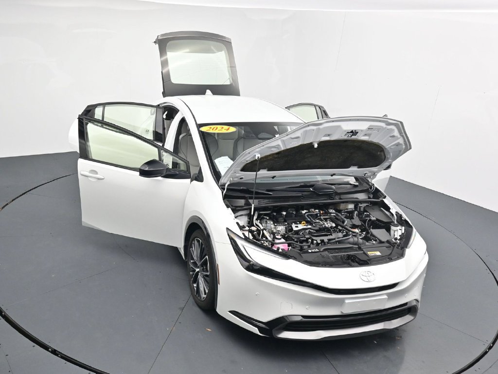 Used 2024 Toyota Prius XLE FWD image 40
