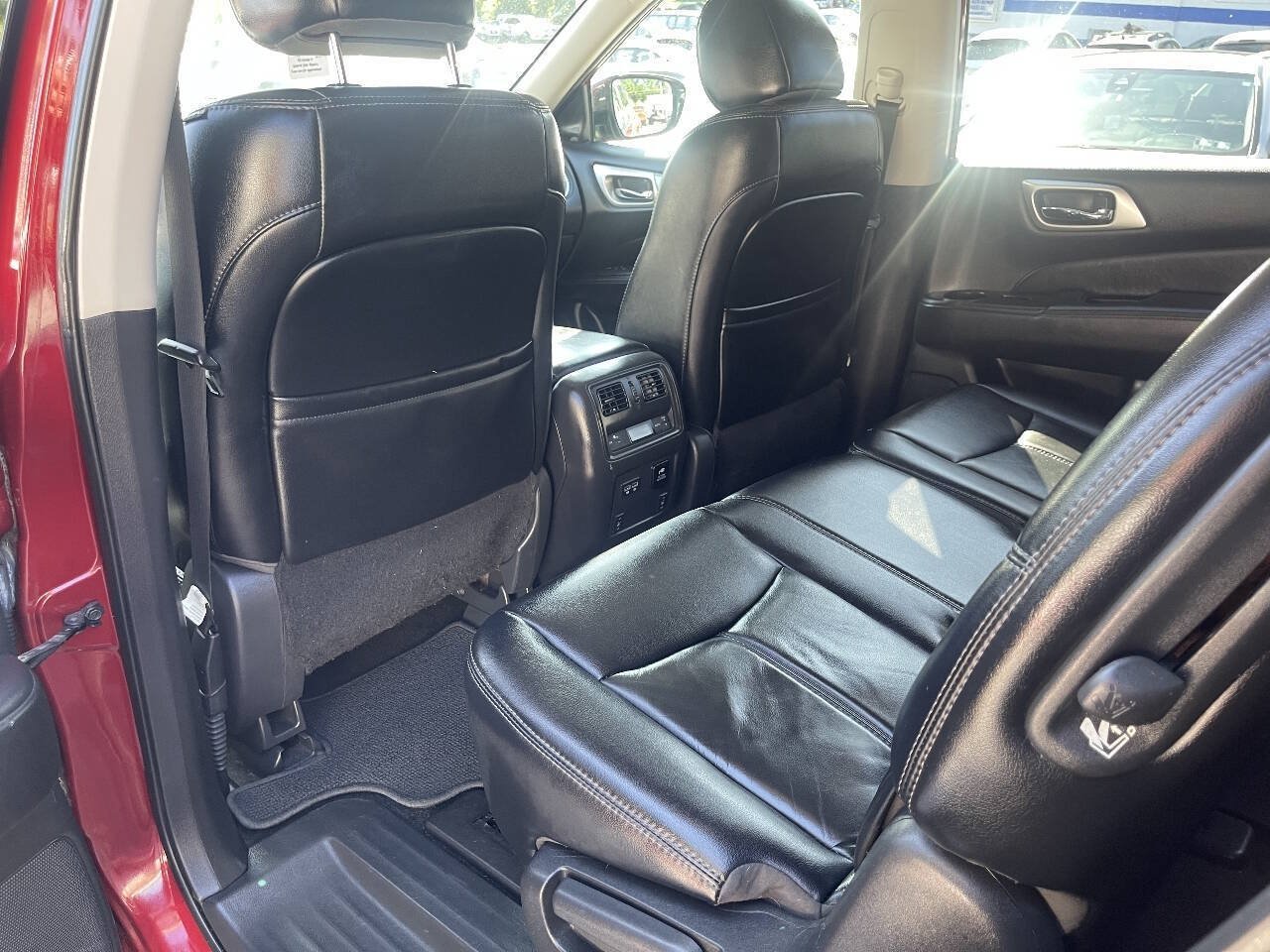 Used 2017 Nissan Pathfinder SL w/ SL Premium Package AWD/4WD image 14