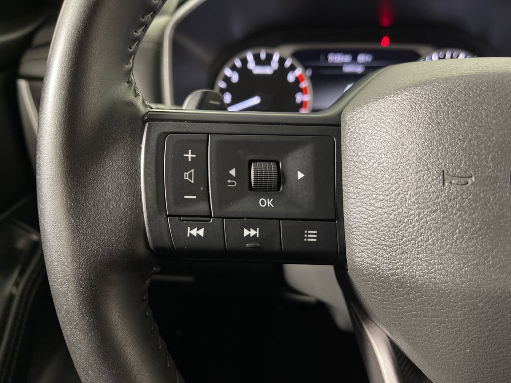 Used 2025 Nissan Rogue SV FWD image 28