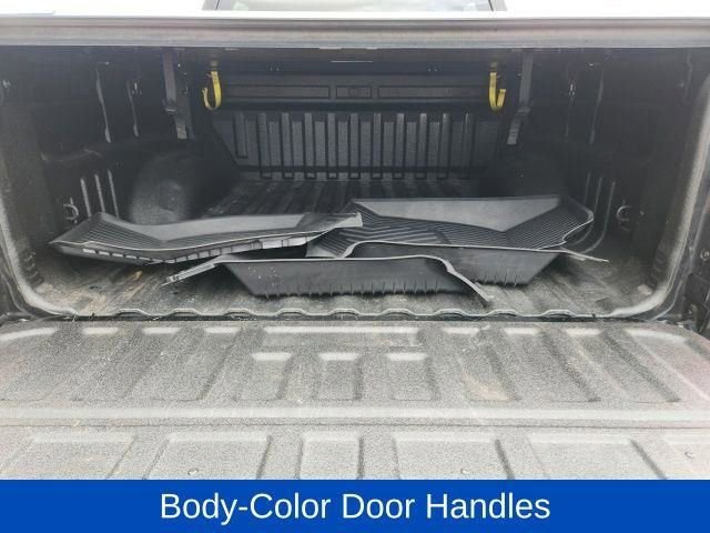 Used 2021 Chevrolet Colorado W/T w/ Custom Special Edition image 24