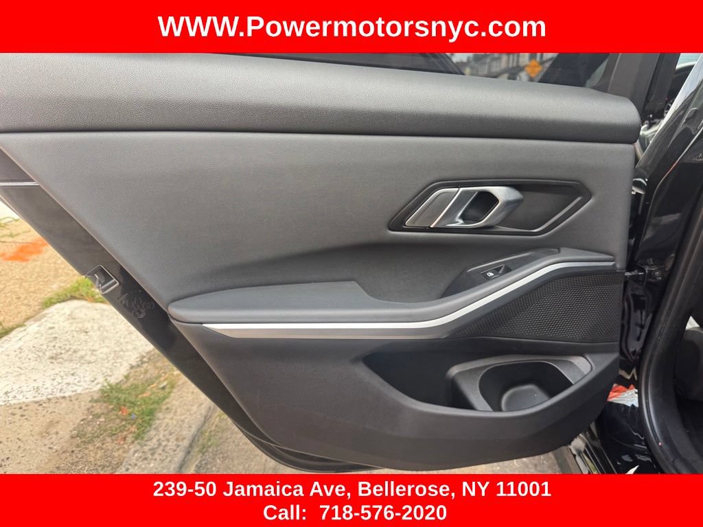 Used 2019 BMW 330i xDrive Sedan w/ Driving Assistance Package AWD/4WD image 24