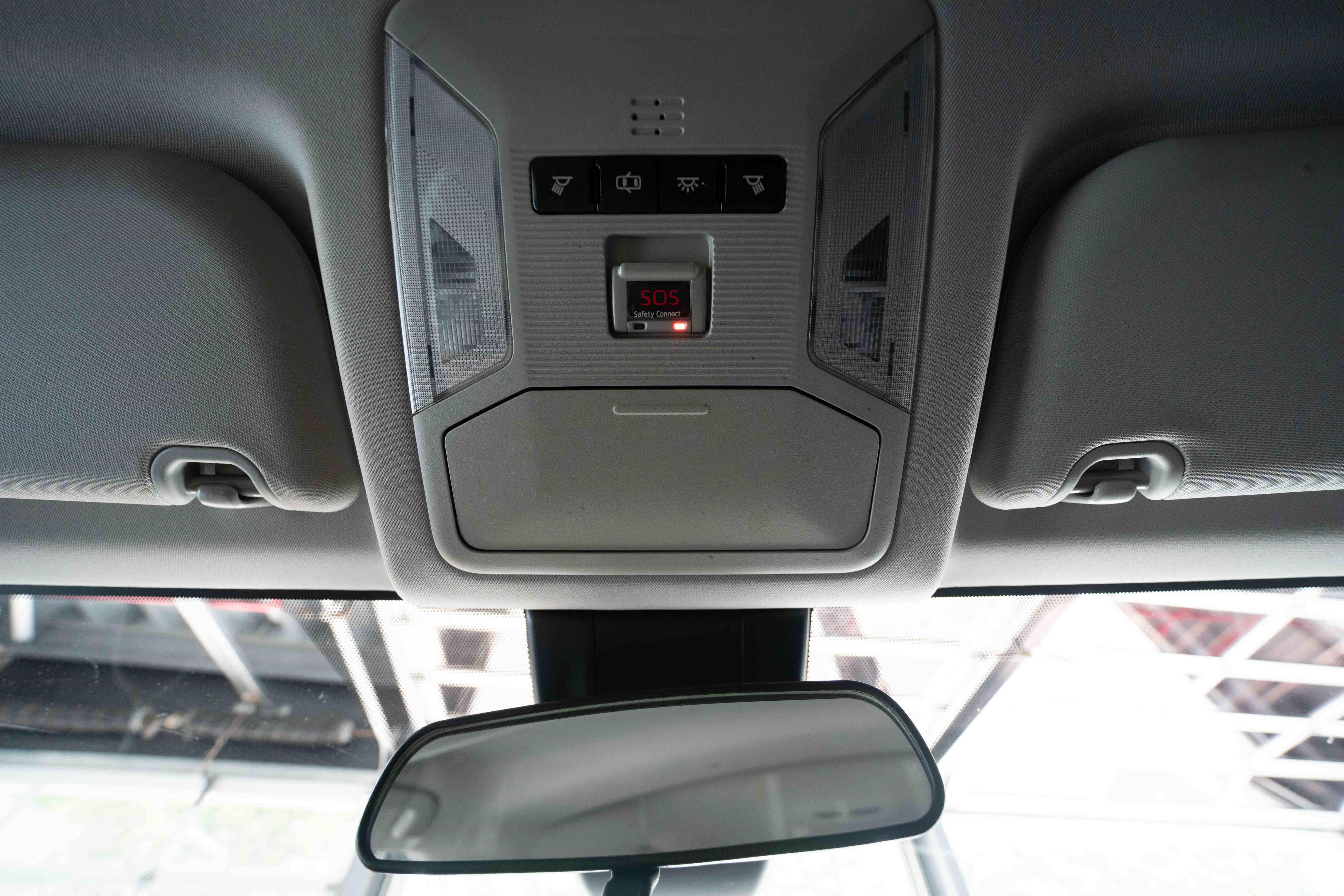 Used 2019 Toyota RAV4 LE w/ Carpet Mat Package FWD image 18