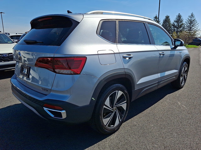 Used 2024 Volkswagen Taos SE AWD/4WD image 7