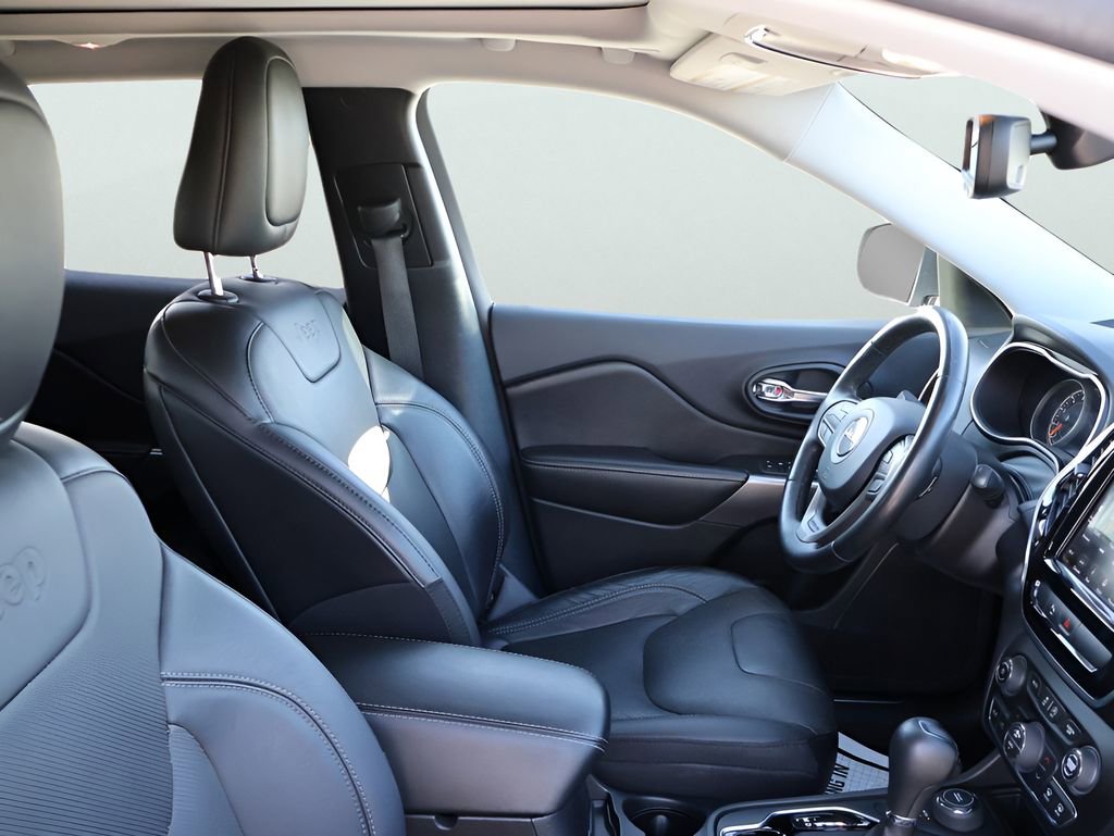 Used 2020 Jeep Cherokee Limited image 11