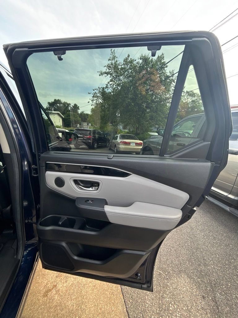 Used 2025 Honda Pilot EX-L image 22