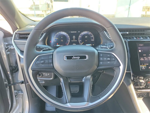 New 2025 Jeep Grand Cherokee Altitude image 19