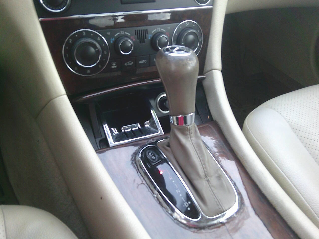 Used 2005 Mercedes-Benz C 240 4MATIC Sedan image 11