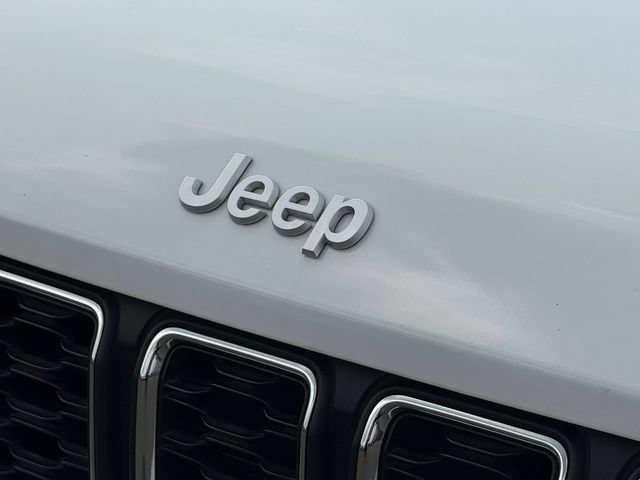 Certified 2025 Jeep Grand Cherokee Laredo X w/ Luxury Tech Group I AWD/4WD image 25