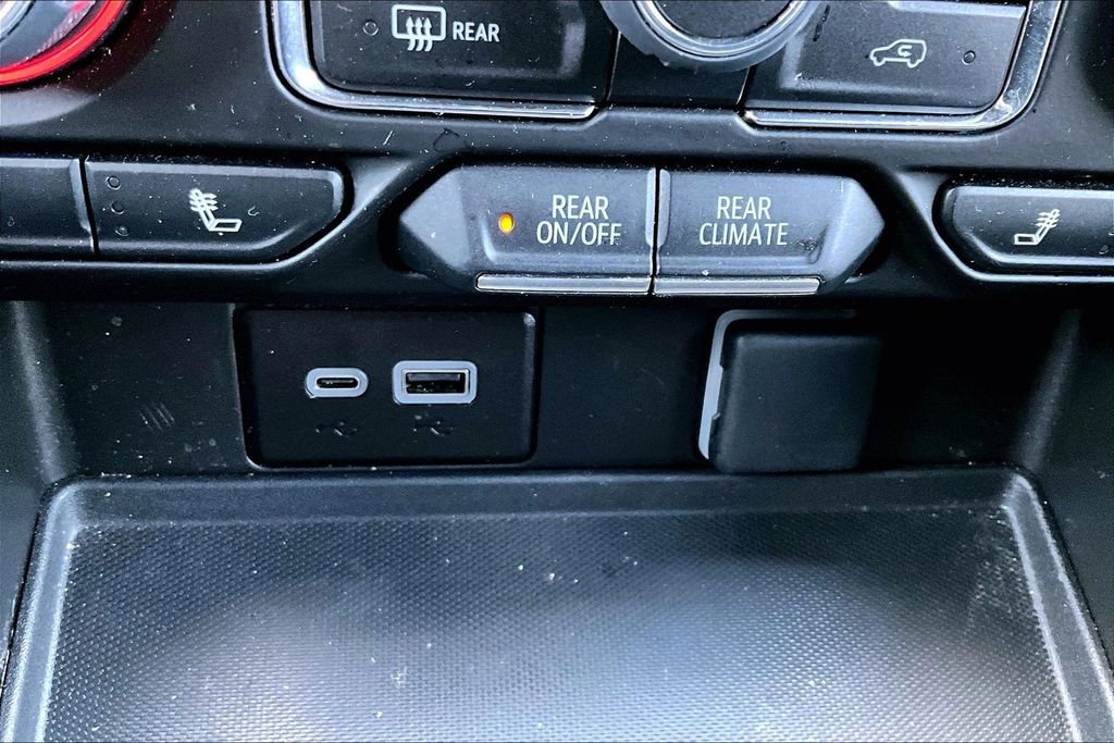 Used 2024 Chevrolet Tahoe RST w/ Luxury Package image 32