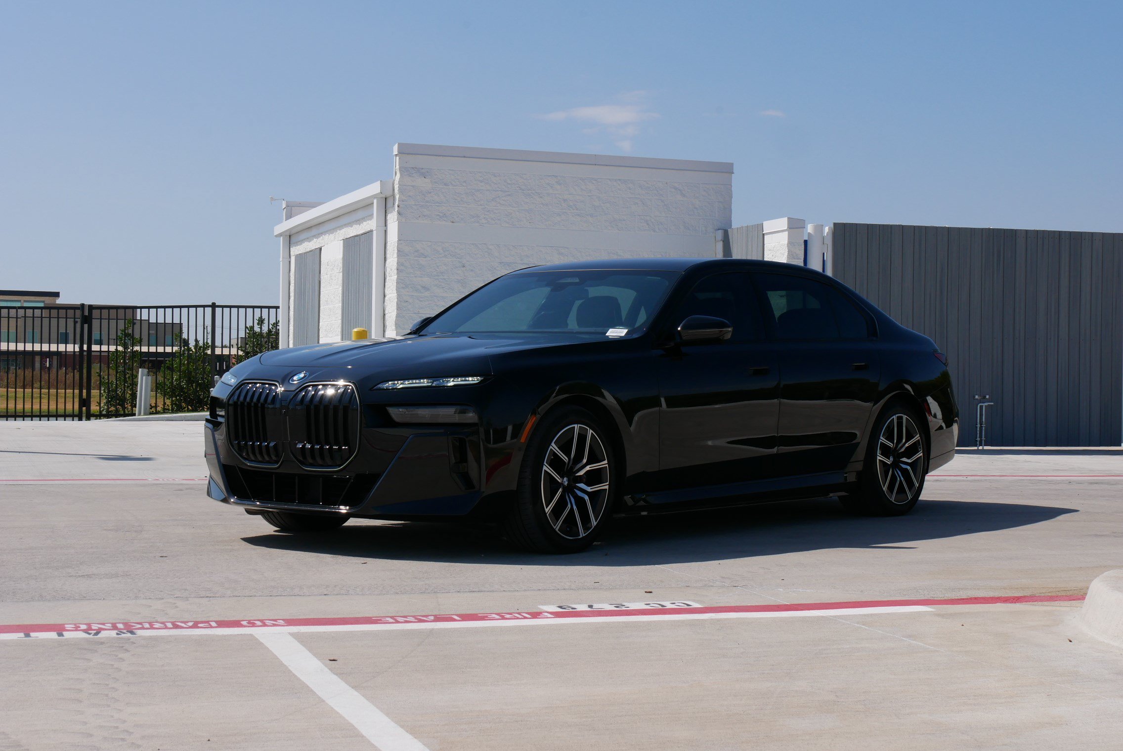 Certified 2025 BMW i7 xDrive60 AWD/4WD image 5