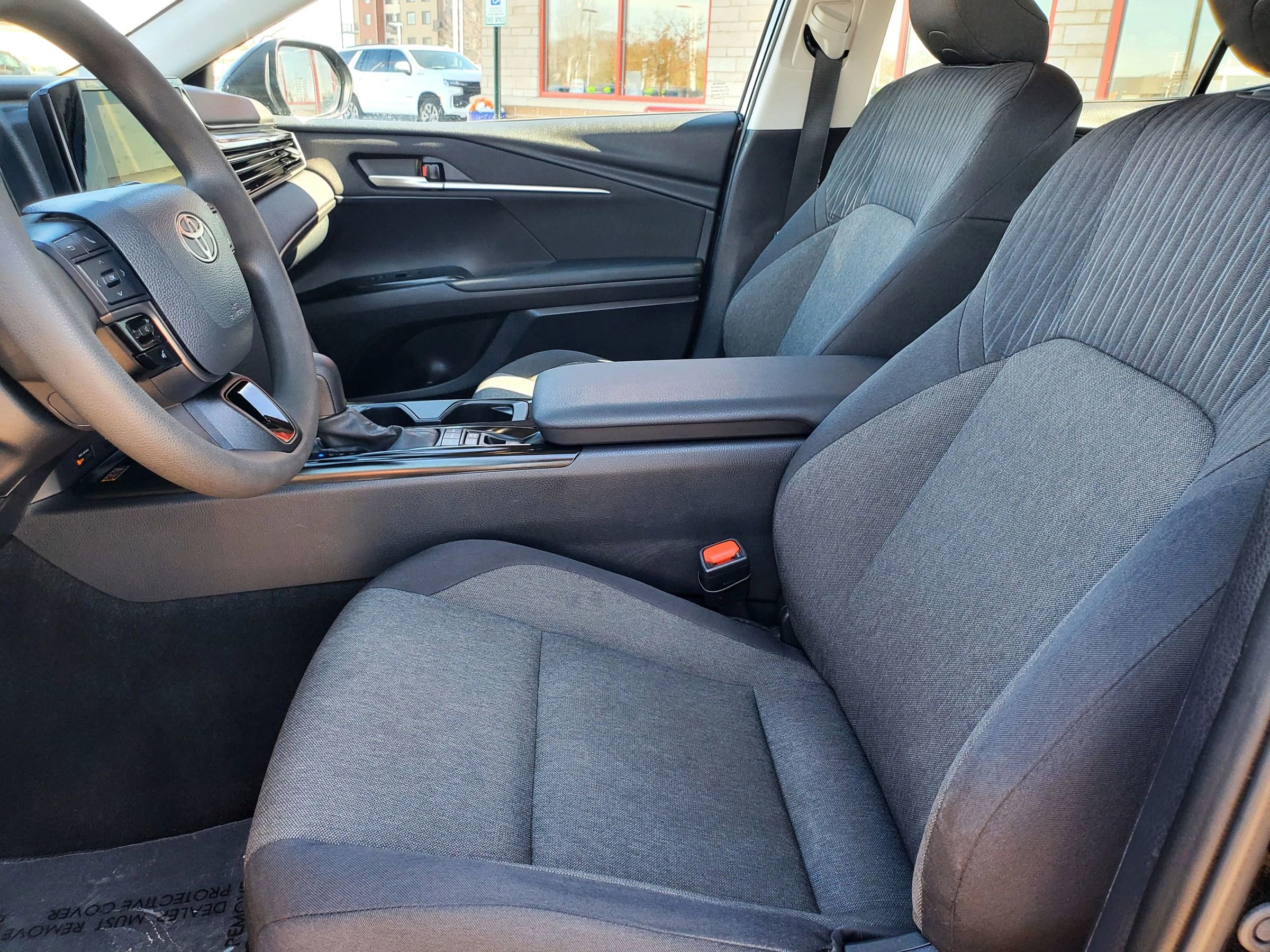 Used 2025 Toyota Camry LE FWD image 10