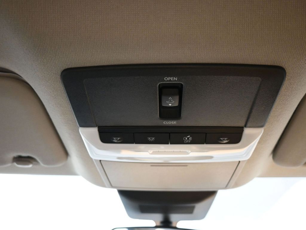 Used 2024 Nissan Sentra SV w/ SV Premium Package FWD image 17