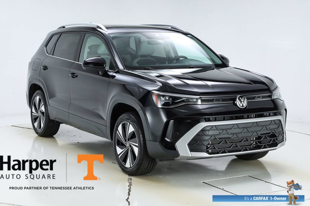 Used 2025 Volkswagen Taos SE w/ Panoramic Sunroof Package AWD/4WD image 15