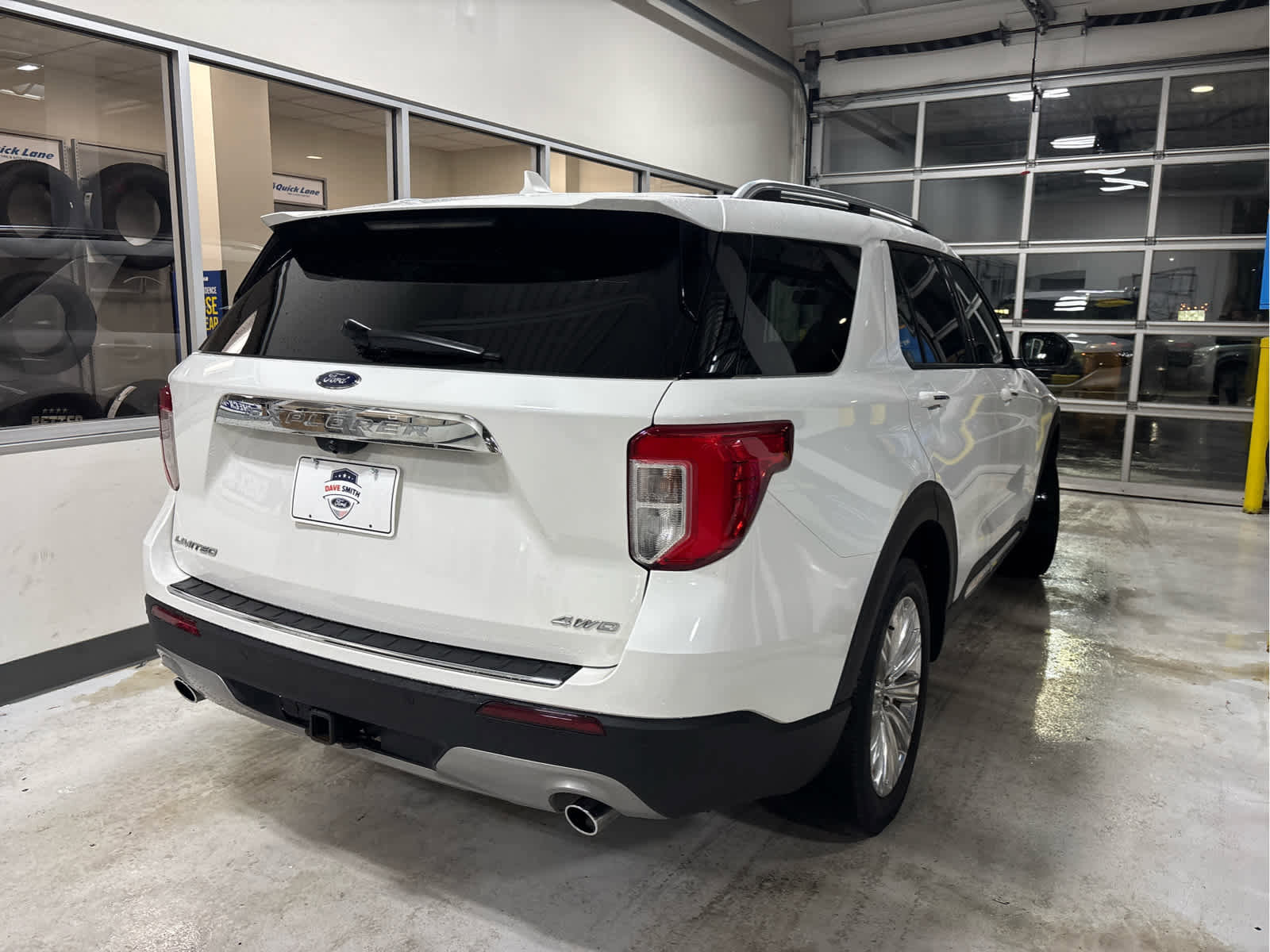 Used 2022 Ford Explorer Limited w/ Limited Technology Package image 7