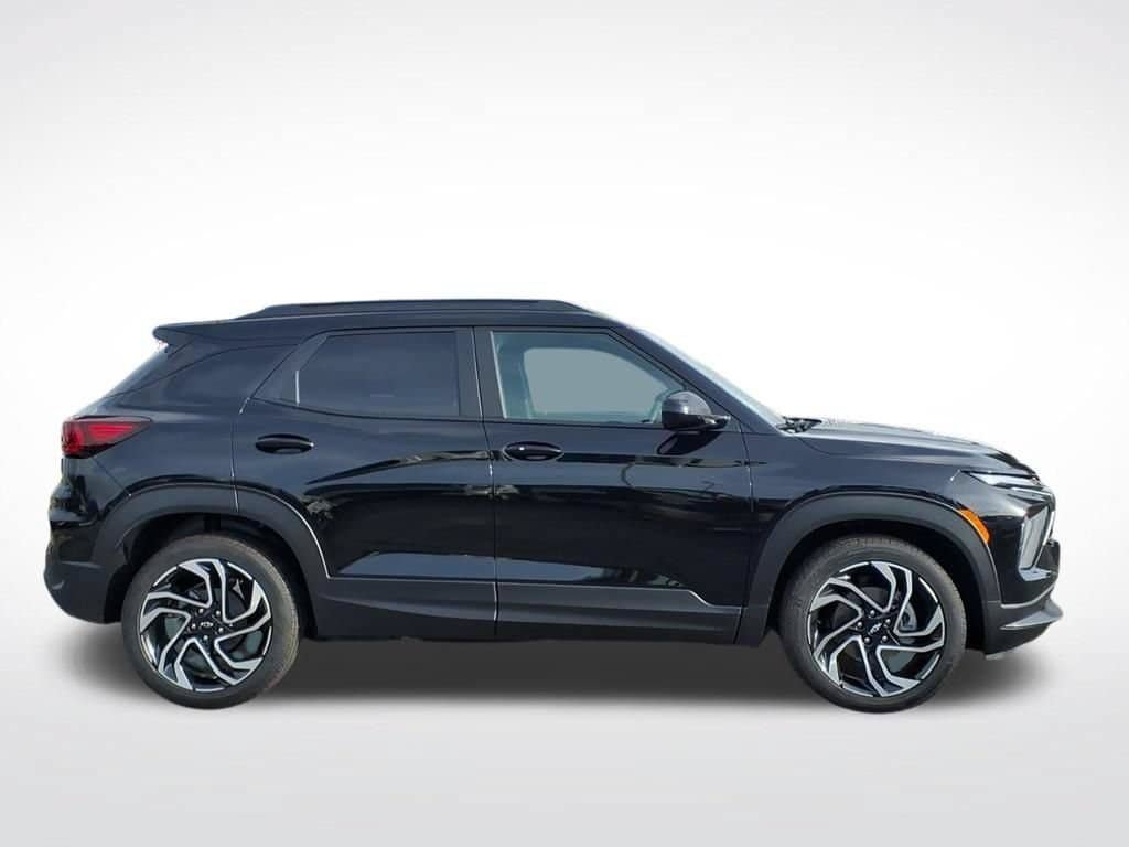 New 2026 Chevrolet TrailBlazer RS w/ Convenience Package FWD image 2