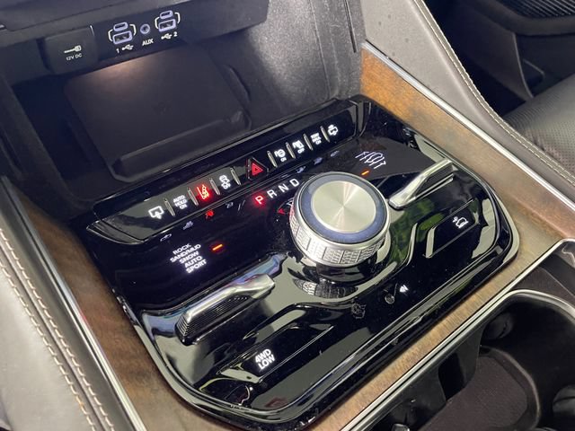 Certified 2022 Jeep Grand Wagoneer Series II w/ Convenience Group III AWD/4WD image 9
