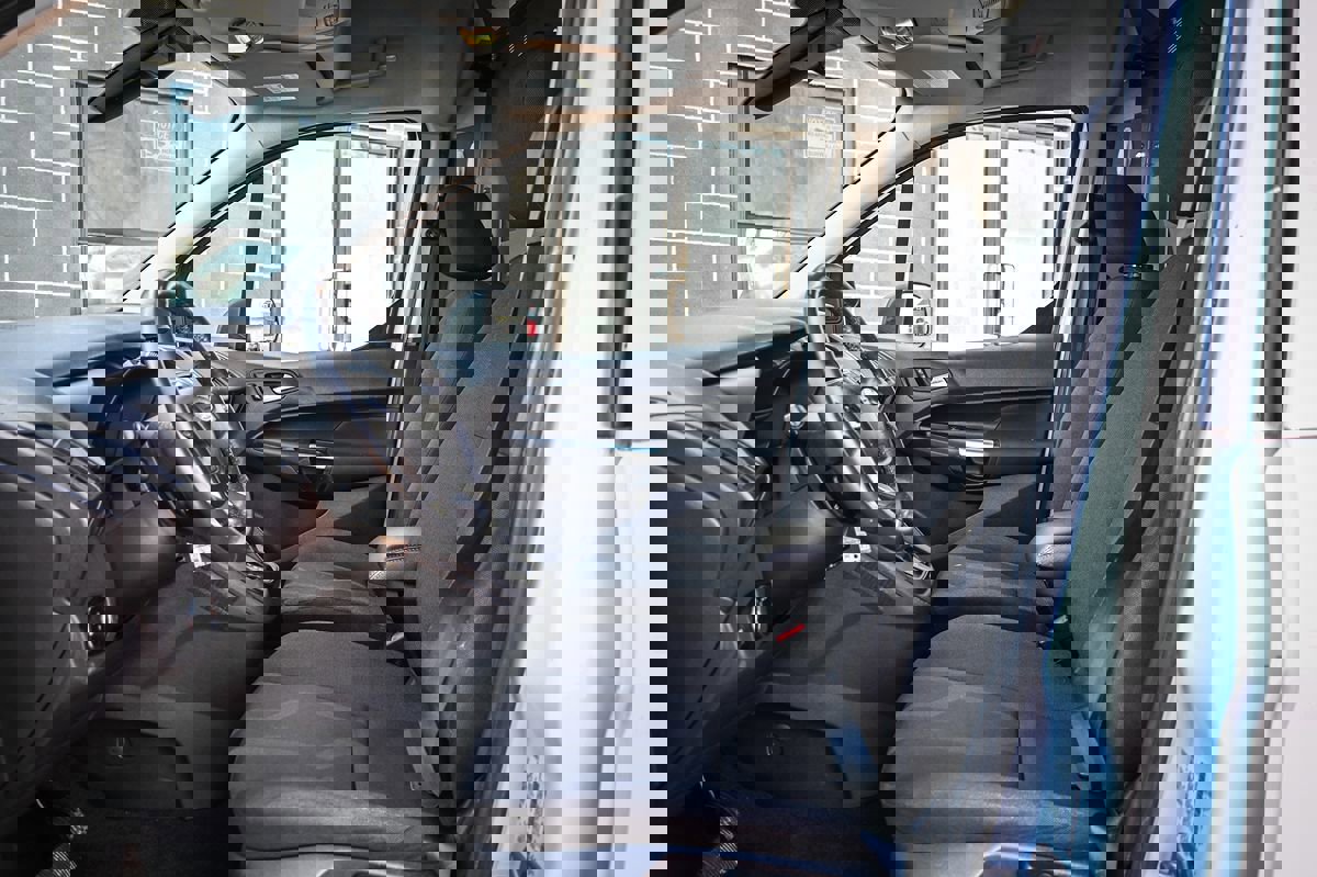 Used 2014 Ford Transit Connect XLT image 8