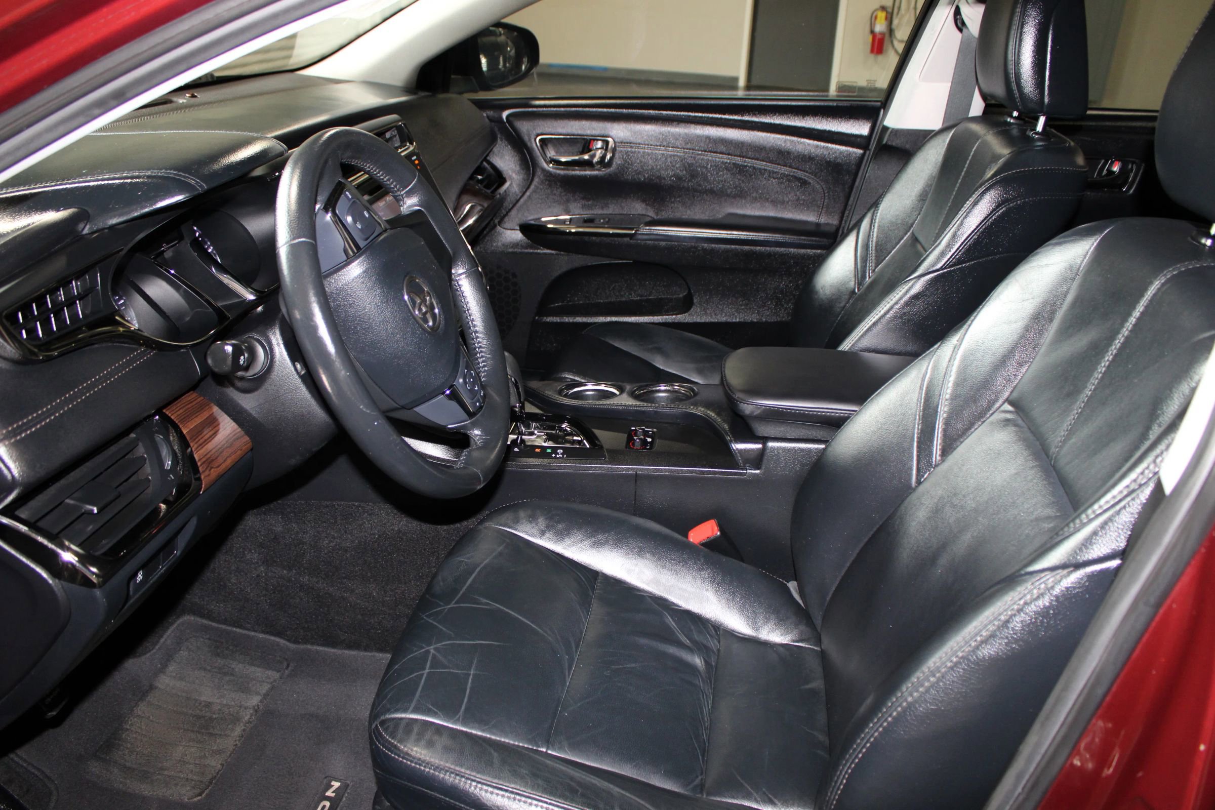 Used 2013 Toyota Avalon XLE FWD image 35