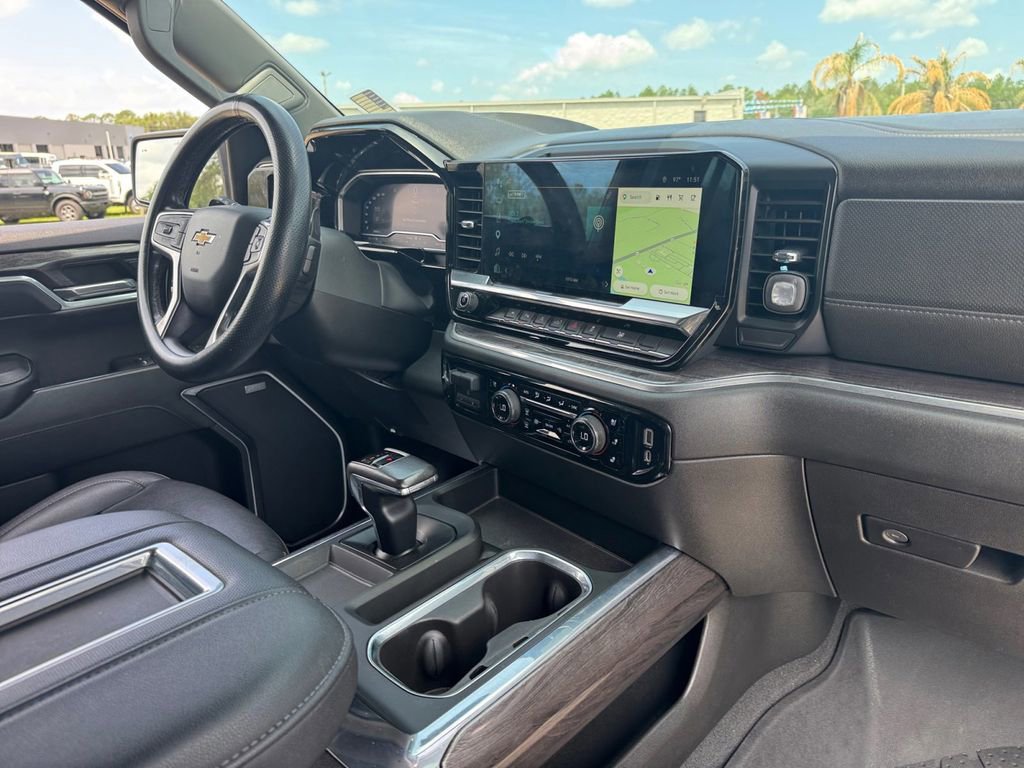 Used 2022 Chevrolet Silverado 1500 LTZ w/ LTZ Premium Package AWD/4WD image 21