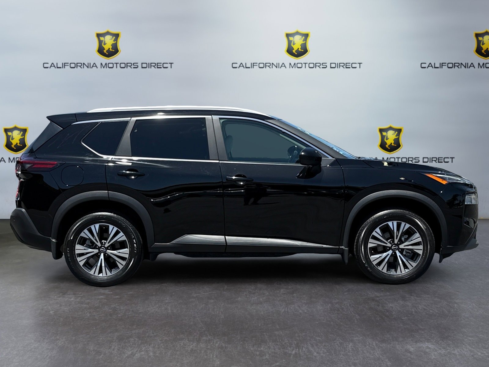 Used 2023 Nissan Rogue SV w/ SV Premium B Package image 6