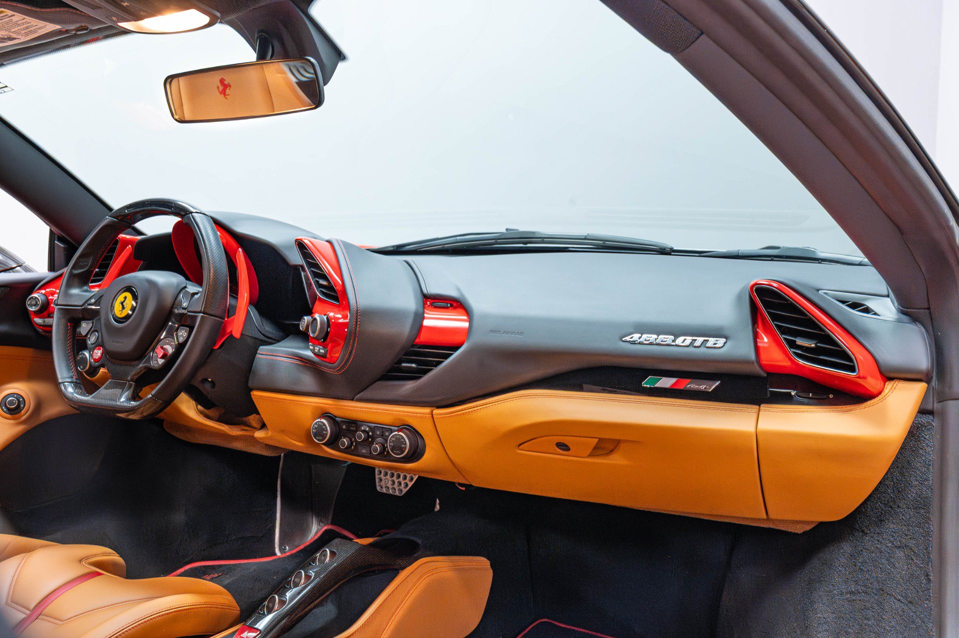 Used 2016 Ferrari 488 GTB RWD image 33
