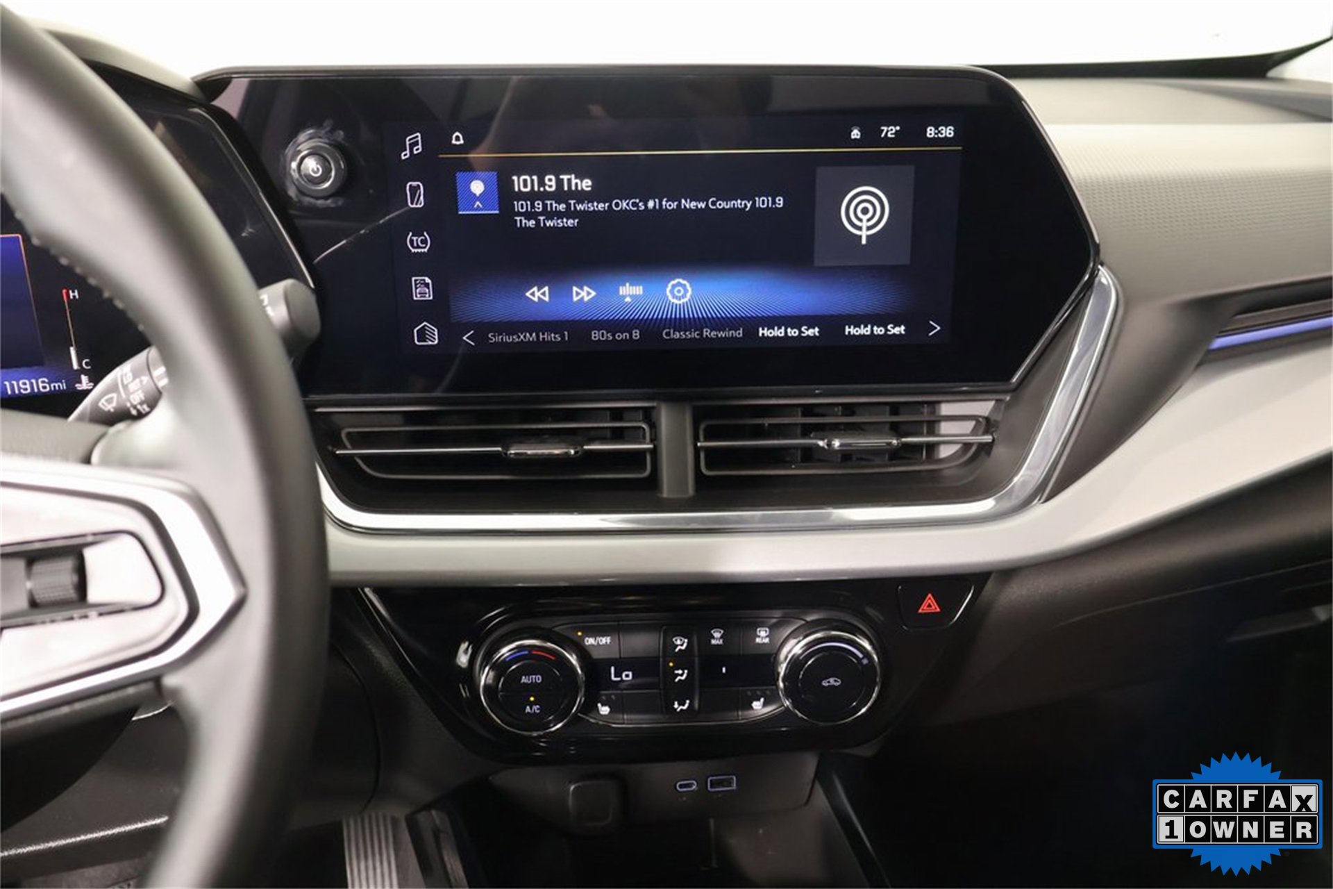 Used 2025 Chevrolet Trax LT w/ LT Convenience Package image 5