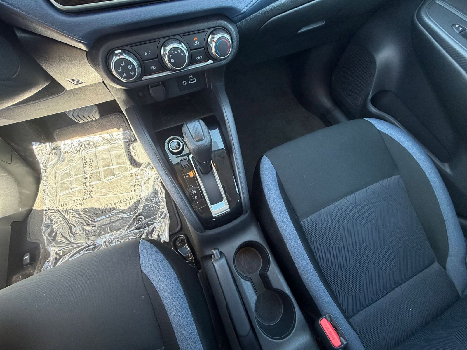 Used 2025 Nissan Versa SV image 43