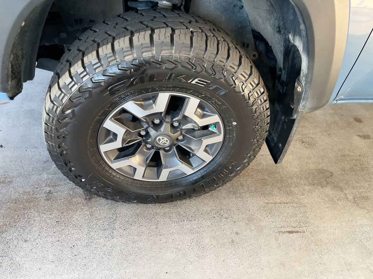 Used 2019 Toyota Tacoma TRD Off-Road AWD/4WD image 10