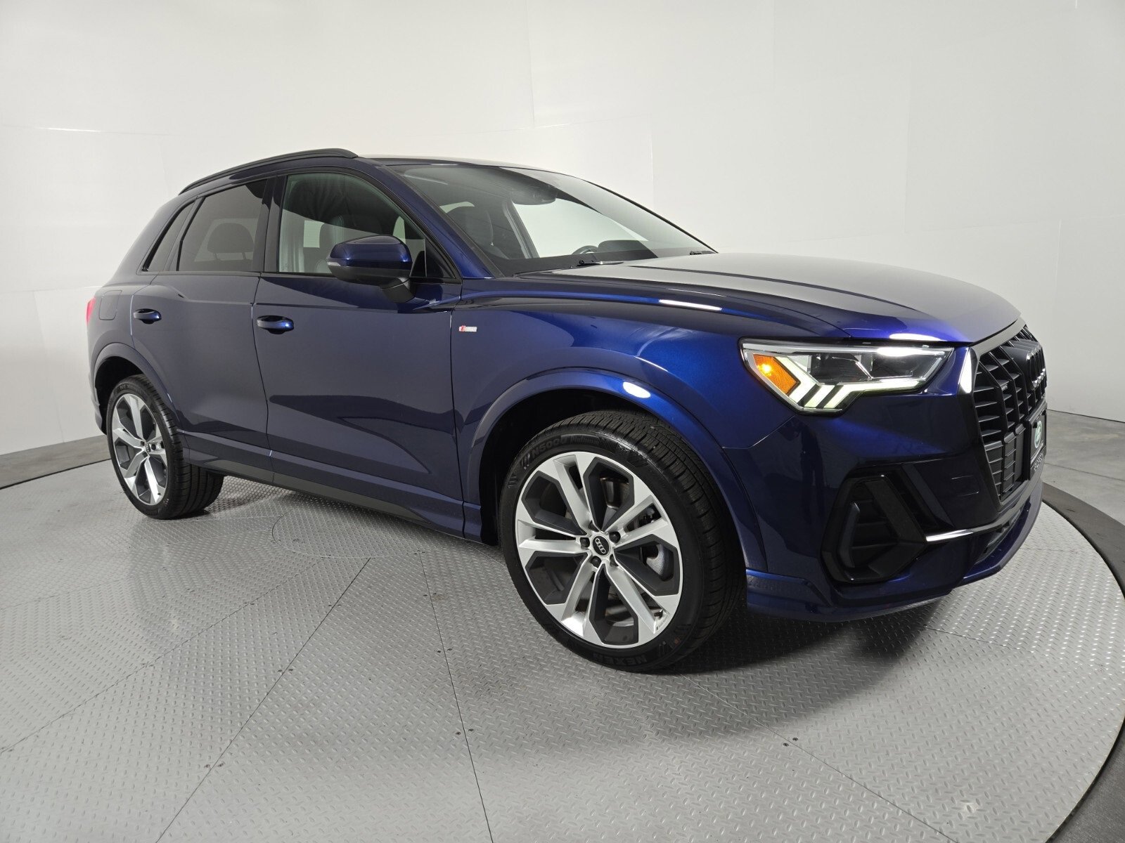 Used 2022 Audi Q3 2.0T Premium Plus w/ Premium Plus Package image 16
