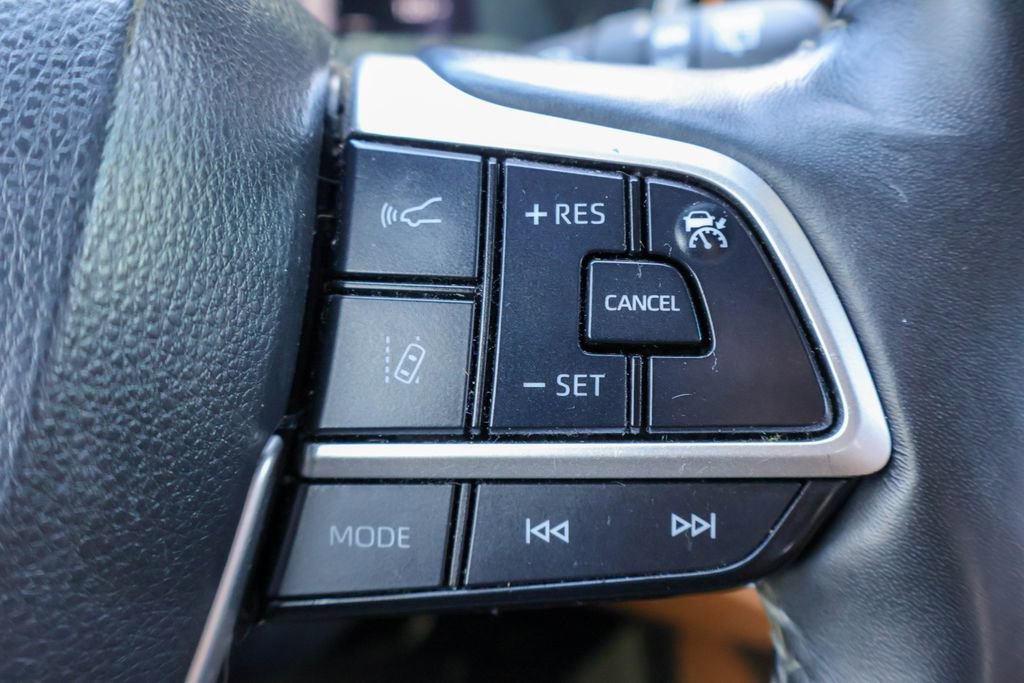 Used 2024 Toyota Highlander Platinum image 16