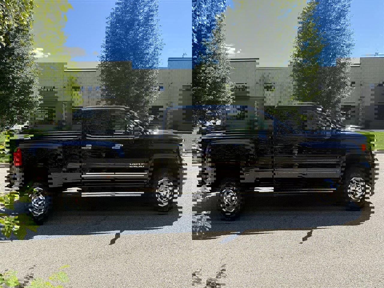 Used 2015 GMC Sierra 3500 Denali w/ Duramax Plus Package image 5
