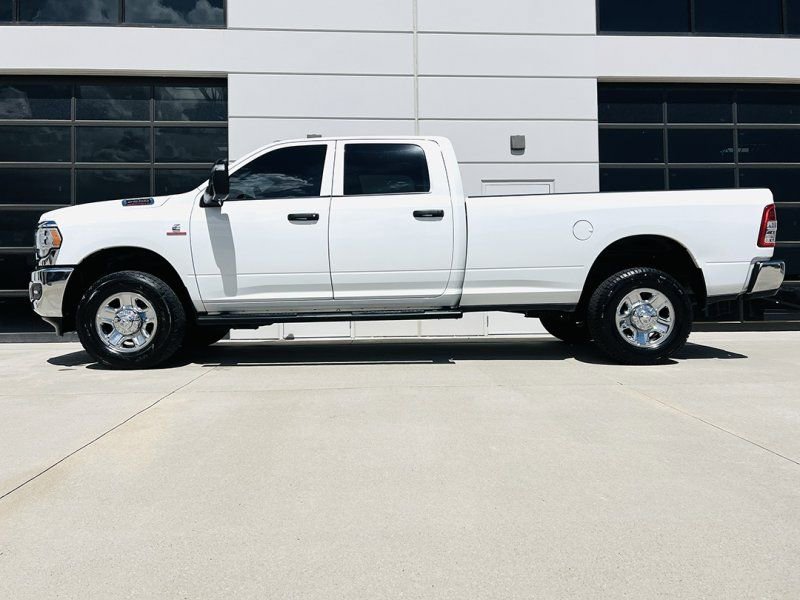 Used 2024 RAM 2500 Tradesman w/ Chrome Appearance Group image 16