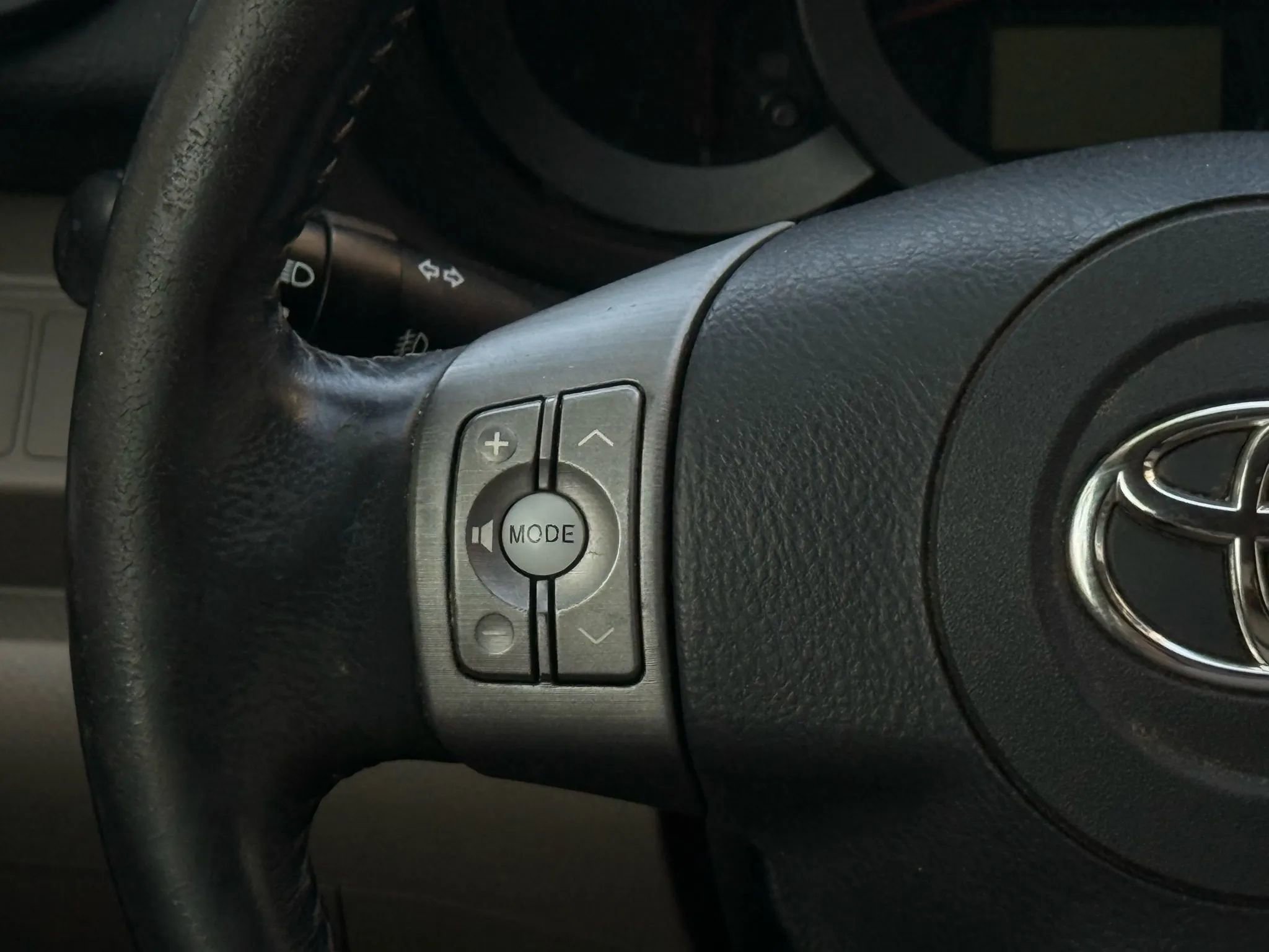 Used 2007 Toyota RAV4 Limited image 32