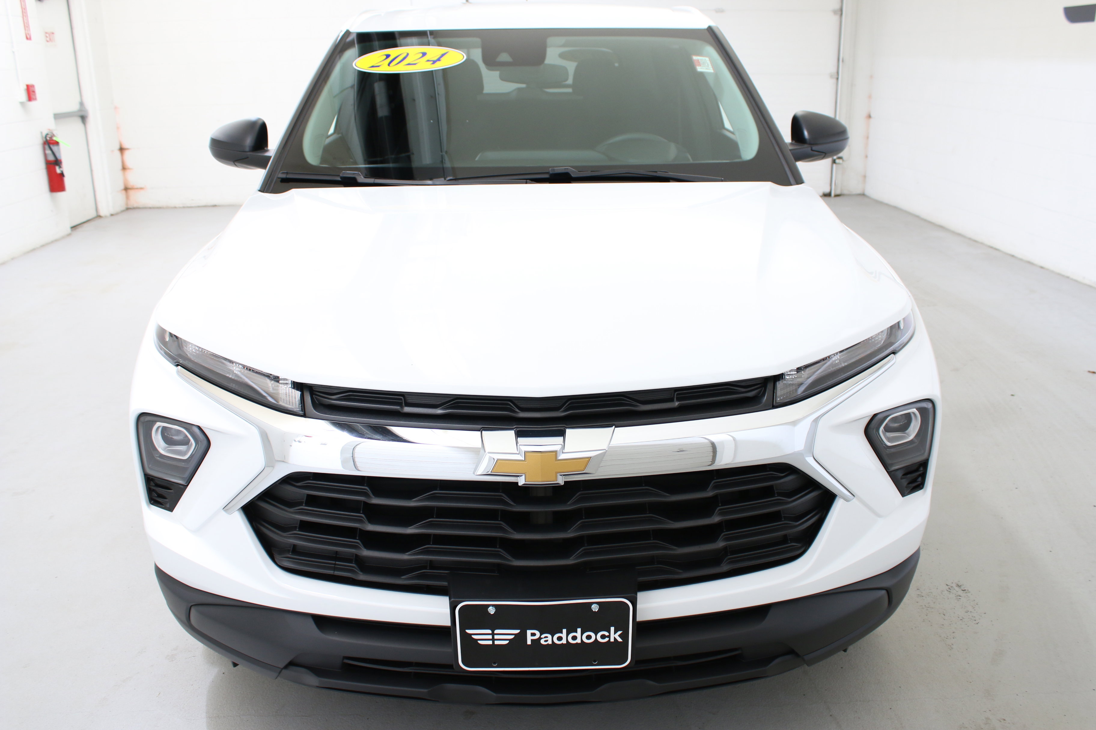 Used 2024 Chevrolet TrailBlazer LS w/ LS Convenience Package FWD image 2