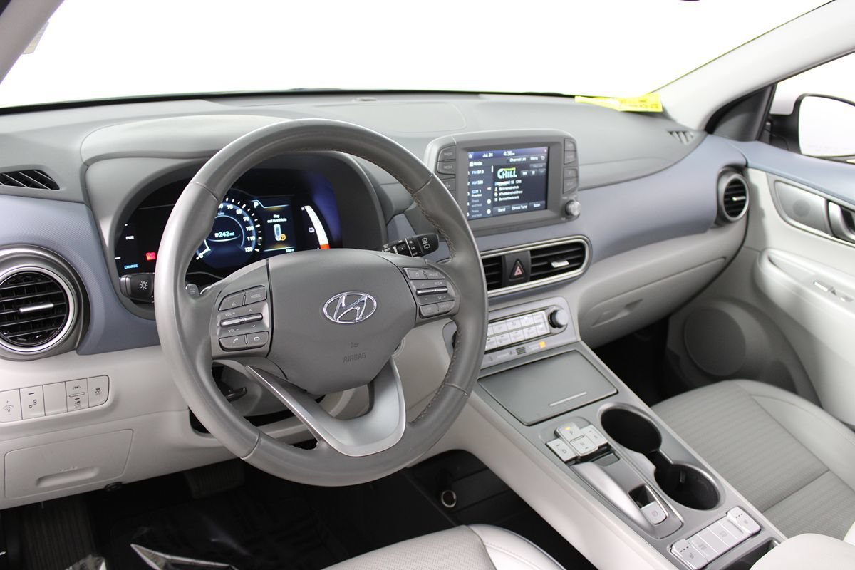 Used 2021 Hyundai Kona Limited w/ Cargo Package FWD image 7